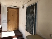 Satılır 3 otaqlı 45 m2 köhnə tikili Beşmərtəbə