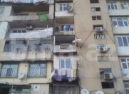 Satılır 2 otaqlı 70 m2 köhnə tikili İnşaatçılar m.