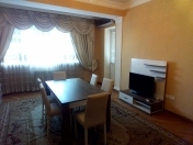 İcarəyə verilir 3 otaqlı 160 m2 yeni tikili Bakı Dövlət Universiteti