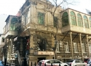 Satılır 6 otaqlı 300 m2 köhnə tikili Sahil m.