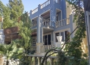 Satılır 12 otaqlı 1400 m2 həyət evi Novxanı