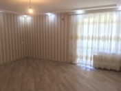 Satılır 2 otaqlı 70 m2 köhnə tikili Dövlət Statistika Komitəsi