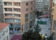 Satılır 2 otaqlı 52 m2 köhnə tikili Elmlər Akademiyası m.