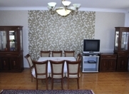 İcarəyə verilir 4 otaqlı 110 m2 köhnə tikili Bayıl parkı