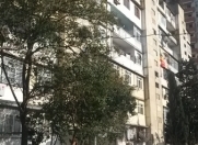 Satılır 4 otaqlı 105 m2 köhnə tikili Yasamal bazarı