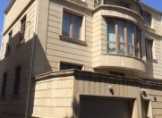 Satılır 5 otaqlı 400 m2 həyət evi Yasamal r.