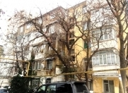 Satılır 3 otaqlı 90 m2 köhnə tikili Elmlər Akademiyası m.