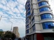 İcarəyə verilir 8 otaqlı 340 m2 ofis Şah İsmayıl Xətai m.