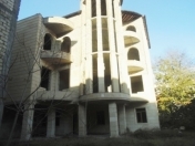 Satılır 11 otaqlı 1800 m2 həyət evi Nəsimi r.