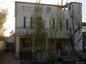 Satılır 5 otaqlı 300 m2 bağ evi Novxanı