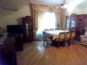 İcarəyə verilir 3 otaqlı 150 m2 yeni tikili Bakı Dövlət Universiteti