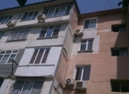 Satılır 2 otaqlı 45 m2 köhnə tikili Elmlər Akademiyası m.