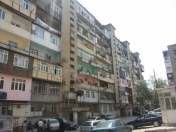 Satılır 4 otaqlı 80 m2 köhnə tikili İnşaatçılar m.
