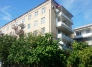Satılır 2 otaqlı 60 m2 köhnə tikili Elmlər Akademiyası m.