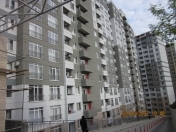 Satılır 2 otaqlı 70 m2 köhnə tikili Yasamal r.