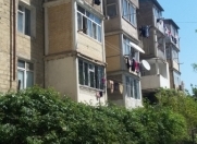 Satılır 3 otaqlı 82 m2 köhnə tikili İnşaatçılar m.