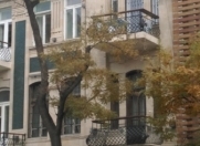 Satılır 4 otaqlı 85 m2 köhnə tikili Axundov bağı