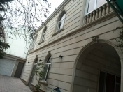 Satılır 8 otaqlı 400 m2 həyət evi 6 mkr