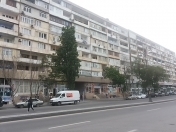 Satılır 4 otaqlı 140 m2 köhnə tikili İnşaatçılar m.