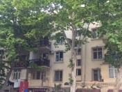Satılır 2 otaqlı 46 m2 köhnə tikili Elmlər Akademiyası m.