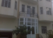 Satılır 12 otaqlı 420 m2 həyət evi Ağ şəhər