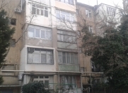 Satılır 2 otaqlı 55 m2 köhnə tikili Elmlər Akademiyası m.