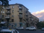 Satılır 3 otaqlı 70 m2 köhnə tikili Elmlər Akademiyası m.