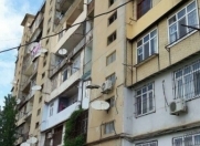 Satılır 2 otaqlı 60 m2 köhnə tikili Ukrayna dairəsi