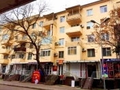 Satılır 4 otaqlı 120 m2 köhnə tikili Elmlər Akademiyası m.
