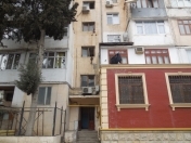 Satılır 4 otaqlı 105 m2 köhnə tikili İnşaatçılar m.