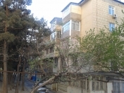 Satılır 3 otaqlı 68 m2 köhnə tikili Yasamal r.