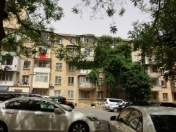 Satılır 2 otaqlı 45 m2 köhnə tikili Elmlər Akademiyası m.