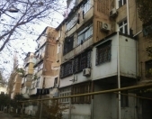 Satılır 4 otaqlı 100 m2 köhnə tikili Sevinc k/t