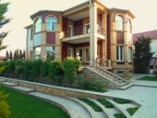 Satılır 6 otaqlı 550 m2 bağ evi Koroğlu m.