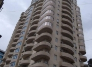 İcarəyə verilir 4 otaqlı 190 m2 yeni tikili 28 May m.