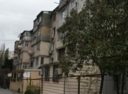 Satılır 3 otaqlı 63 m2 köhnə tikili İnşaatçılar m.