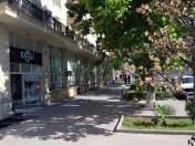 Satılır 3 otaqlı 80 m2 köhnə tikili Elmlər Akademiyası m.
