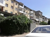 Satılır 2 otaqlı 55 m2 köhnə tikili Elmlər Akademiyası m.
