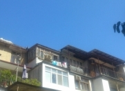 Satılır 4 otaqlı 90 m2 köhnə tikili İnşaatçılar m.