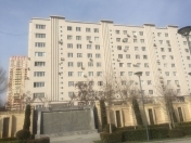Satılır 3 otaqlı 95 m2 köhnə tikili Elmlər Akademiyası m.