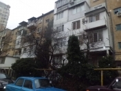 İcarəyə verilir 1 otaqlı 30 m2 köhnə tikili İnşaatçılar m.