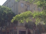 Satılır 2 otaqlı 50 m2 köhnə tikili Elmlər Akademiyası m.