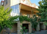 Satılır 9 otaqlı 450 m2 həyət evi Y.Günəşli