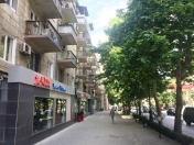 Satılır 2 otaqlı 55 m2 köhnə tikili Yasamal r.
