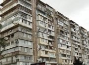 Satılır 3 otaqlı 95 m2 köhnə tikili Elmlər Akademiyası m.