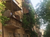 Satılır 3 otaqlı 90 m2 köhnə tikili Elmlər Akademiyası m.