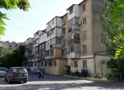 Satılır 2 otaqlı 48 m2 köhnə tikili Yasamal r.