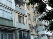 Satılır 3 otaqlı 70 m2 köhnə tikili Elmlər Akademiyası m.