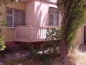 Satılır 4 otaqlı 100 m2 köhnə tikili İnşaatçılar m.