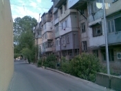 İcarəyə verilir 1 otaqlı 37 m2 köhnə tikili Ayna Sultanova heykəli